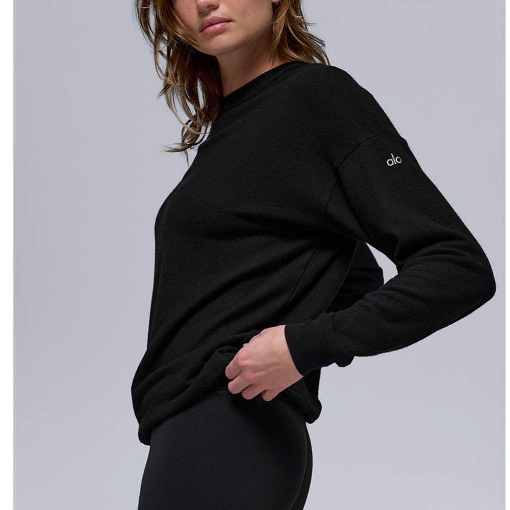 ALO Yoga Black Long Sleeve pullover alolux